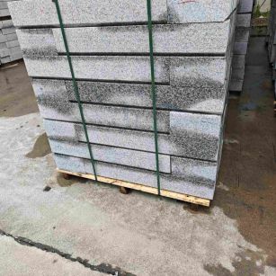 吐鲁番芙蓉白路牙石，马路牙子