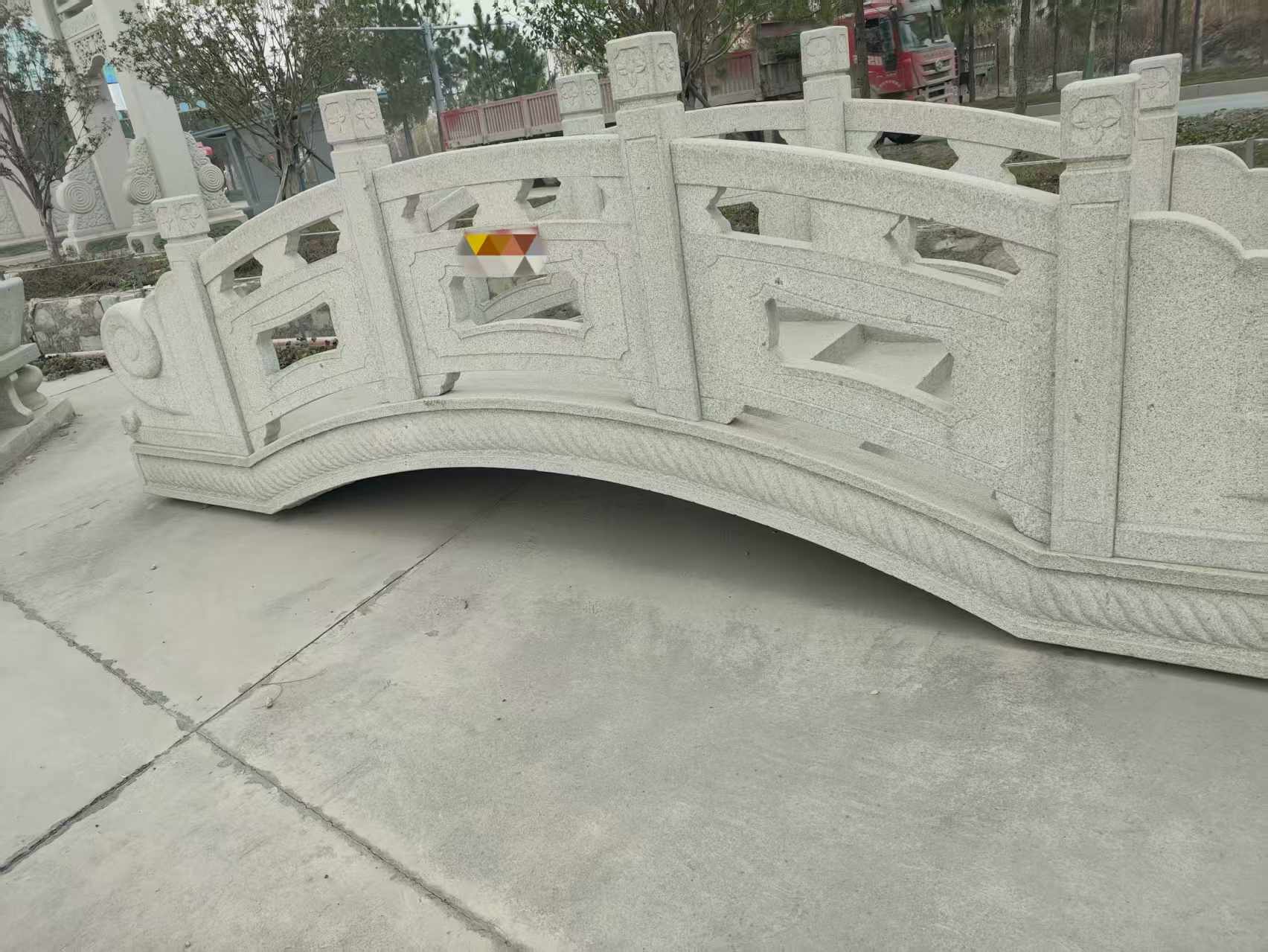 吐鲁番芝麻白拱桥，石桥