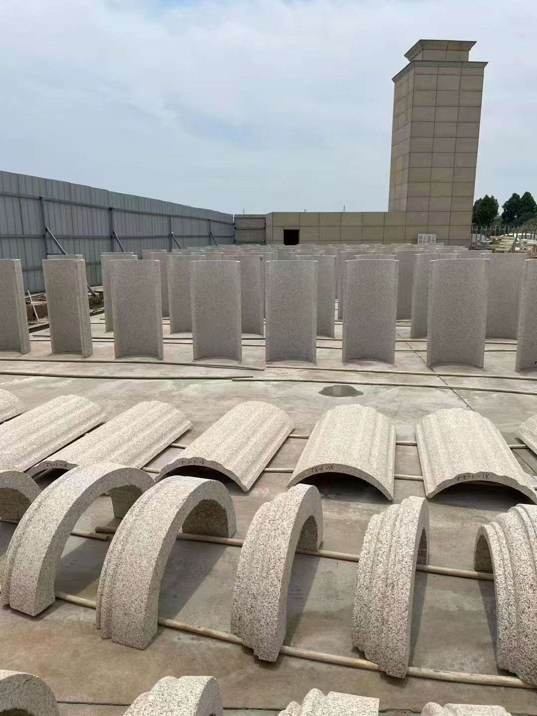 吐鲁番黄金麻别墅柱皮 异形 线条定制